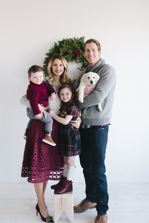 35 Warm Christmas Photo Ideas for Your Cards