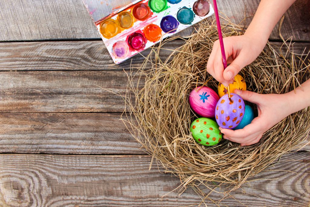 10 Cute Easter Cards & a Handy Spring Activities Checklist